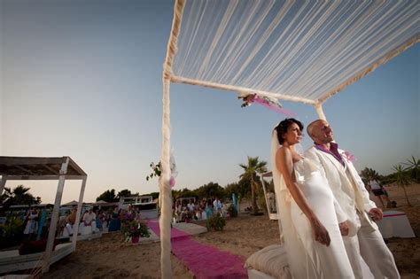 Guida al matrimonio in spiaggia: pergola matrimonio in spiaggia