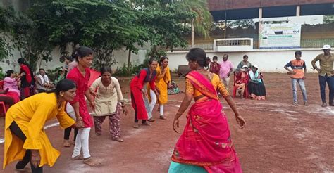 Breaking The Taboo Women Hitching Up Saris Play Kabaddi For ‘liberation In Maharashtra The Hindu