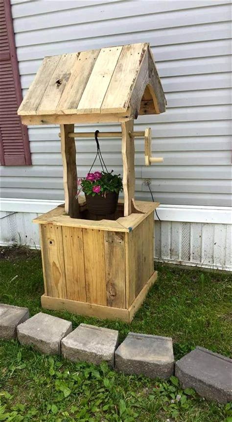 Our third free wishing well plan comes from wood central and is a rather limited plan. Pin on palettes