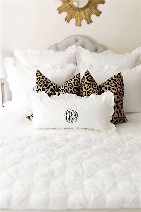Check out our cheetah bedroom selection for the very best in unique or custom, handmade did you scroll all this way to get facts about cheetah bedroom? Pin by Tori Lorch on bed | Leopard bedroom, Home bedroom ...