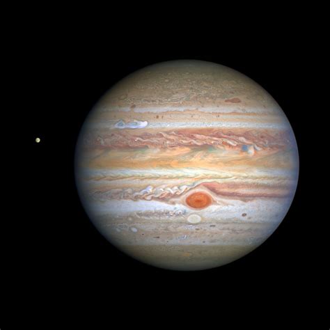 A Striking New Photo Of Jupiter Shows The Great Red Spot Is Shrinking