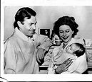 James Mason with his wife Pamela and daughter. | Married couple, Earl ...