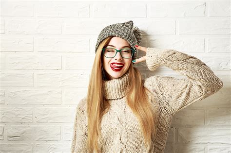 Foto Blondine Mütze Gesicht Junge Frauen Sweatshirt Brille
