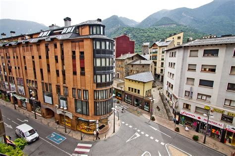 Accommodation near andorra shopping area. Andorra La Vella - Roadtrip Spanien und Frankreich