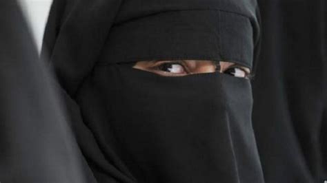 Пәрәнҗә) in central asia, is an enveloping outer garment which covers the body and the face that is worn by women in some islamic traditions. Senegal considers burqa ban to stop Boko Haram attacks ...