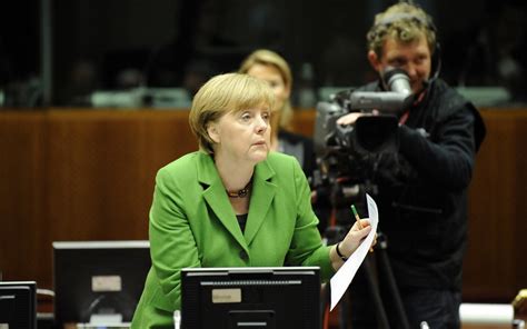 E Sau Nu Angela Merkel In Fotografie Imaginea Cu Cancelarul German