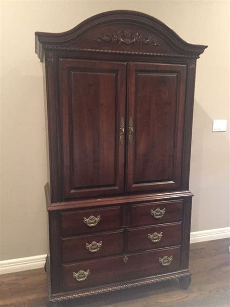Affordable prices on bedroom, dining room, living room furniture and more. Kincaid Kings Road Bedroom Set for Sale in San Antonio, TX ...