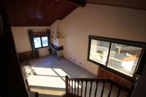 Atraviesa las pistas dentro de los estadios o siente la ráfaga del viento mientras navegas por. Vivir en Andorra Además de tener un sistema fiscal propio ...