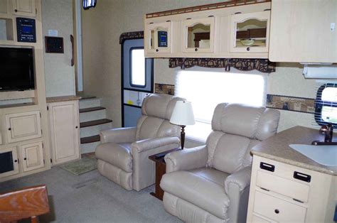 2012 Used Forest River Rockwood Signature 8280ws Fifth Wheel In