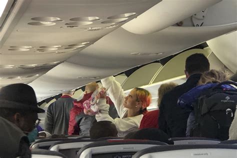 Airline Passenger Describes Packed Flight To Nyc Surrounded By People Not Wearing Masks