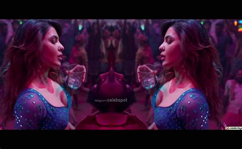 samantha ruth breasts scene in samantha ruth prabhu sexy cleavage aznude