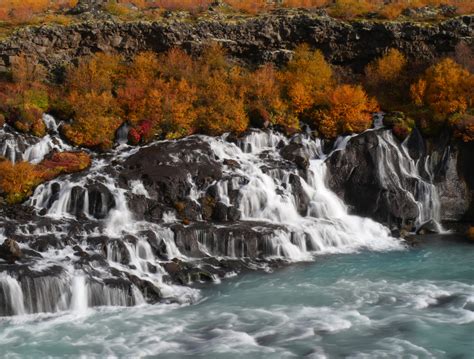 Die Wasserfälle Hraunfossar In Island Im Herbst Foto And Bild Europe