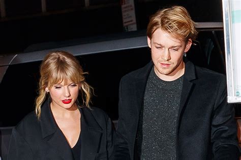 A blog dedicated to english actor joe alwyn website and gallery → joe alwyn online. Joe Alwyn 2020 - Taylor Swift And Joe Alwyn Have Their ...