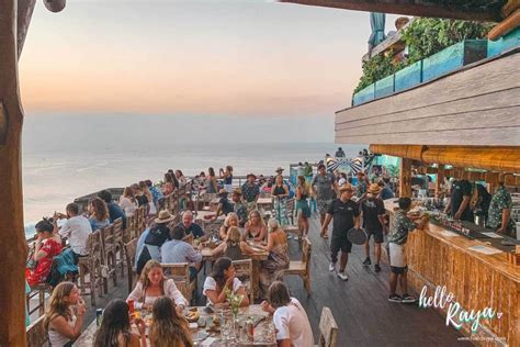 Eating Your Way Through the Bukit – 15 Delicious Restaurants & Cafes in