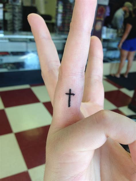 Matching arrow tattoos on fingers. Finger tattoo - cross | TATTOO PLACEMENT | Pinterest