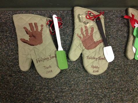 Maybe you would like to learn more about one of these? Helping Hand oven mitts as Christmas gifts for parents ...