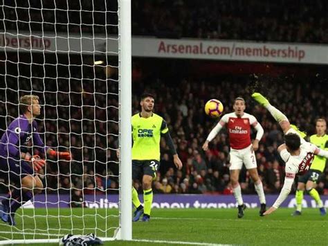 Premier League Lucas Torreira Scores Stunning Late Winner For Arsenal