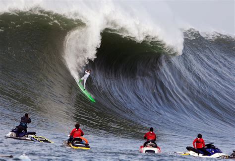 Os x mavericks is version 10.9 of the operating system for apple in os x mavericks we can find innovations that will improve our productivity. Mavericks surf event targeted for Monday - SFChronicle.com