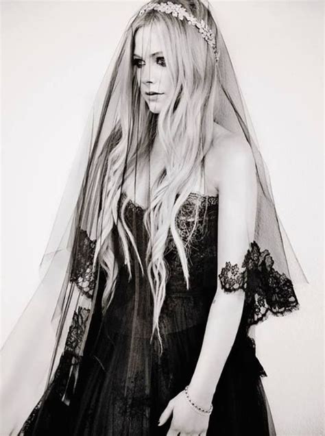 Avril Lavigne Mariage Gothique Célébrations Mariage Noir