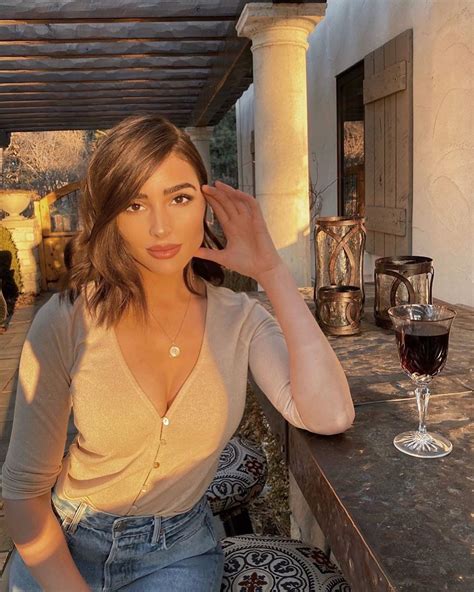 Olivia Culpo Shows Her Fans New Hot Homemade Photos Pics The