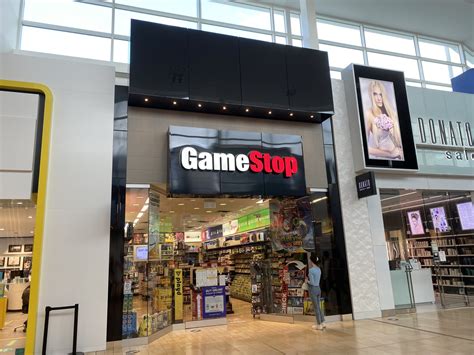 Canadian EB Games And EBX Locations Start Rebranding To GameStop With New Store Signage