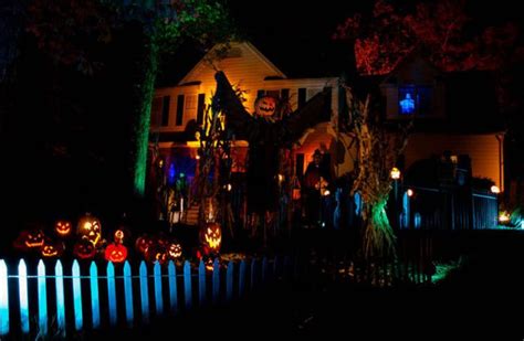 Spooky Halloween Front Yard Decorations