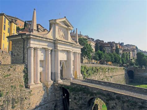Sest san giovann ˈsɛst ˌsãː dʒuˈʋan), locally referred to as just sesto (lombard: Porta San Giacomo, Bergamo, Italy | Bergamo italy, Bergamo ...