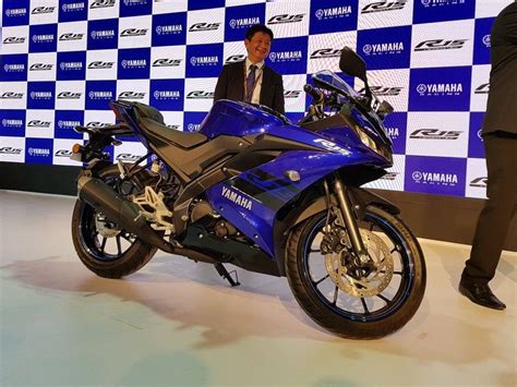 R15 still sips the fuel at a miserly rate but now punches even harder above its light weight. Yamaha YZF R15 V3.0 | Yamaha YZF R15 V3.0 price | YZF R15 ...