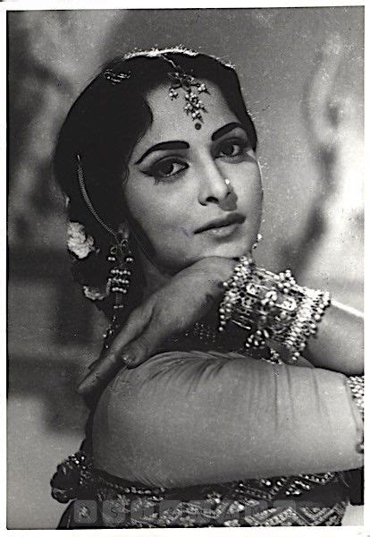waheeda rehman guide waheeda rehman beautiful bollywood actress vintage bollywood