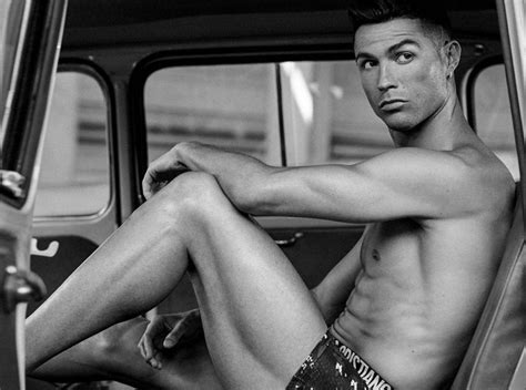 cristiano ronaldo is the first person to have 200 million followers on instagram