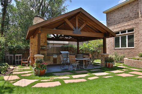 Braeswood Place Outdoor Covered Patio Sunroom And Balcony Rústico