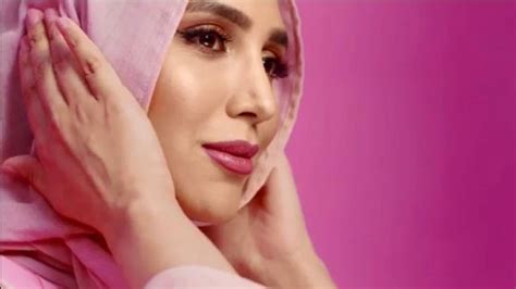 hijab wearing model amena khan out from l oreal paris uk campaign