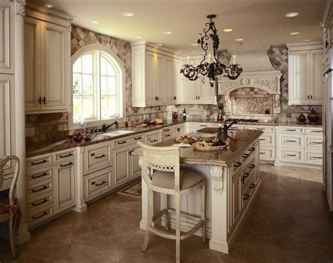 Antique Style Rustic Kitchen Interior Design Ideas