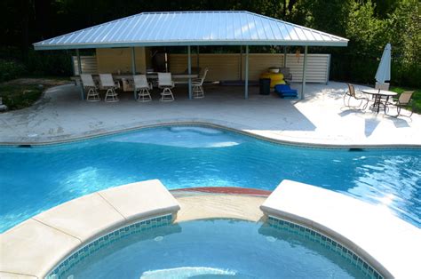 Steps Sun Shelves Swim Outs Traditional Swimming Pool And Hot Tub Cedar Rapids By Pool