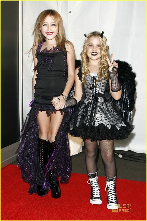 noah cyrus and emily grace reaves are vampire vicious photo 325681 photo gallery just jared jr