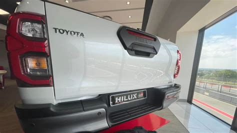 Toyota Hilux Hứa Hẹn Là Bán Tải Mạnh Nhất Phân Khúc Với Phiên Bản Sắp