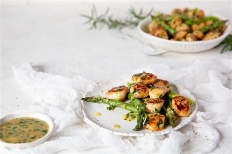 Feb 10, 2021 · i also aim for carbs with a low glycemic index. Low-carb Scallops with Tarragon Butter — Recipe — Diet Doctor | Recipe | Recipes, Seafood ...