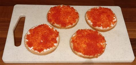 Toast Œuf de lompe Recette avec du fromage Kiri pour Noël ou Pâques