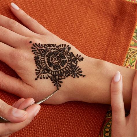 Small Henna Tattoo Designs For Hands And Wrist 17