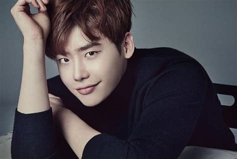 He debuted in 2005 as a runway model, becoming the youngest male model ever to participate in seoul fashion week. K-dramas to watch for fans of Lee Jong-suk - Entertainment ...