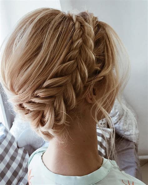 22 Beautiful Prom Hairstyles Thatll Steal The Night Best Prom