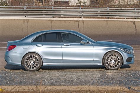 Compare prices, specifications, features, and colors of bmw 3 series vs mercedes benz c class. Mercedes-Benz C-Class W205 vs BMW 3 Series F30 - autoevolution