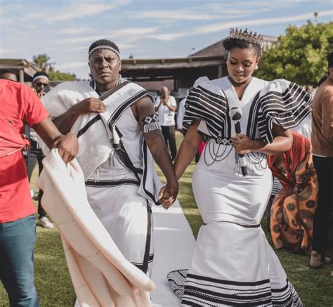 Guarantee the best couple outfits (ankara/ aso ebi). Xhosa Couple In Their Umbhaco Traditional Wedding Attire | Clipkulture | Clipkulture