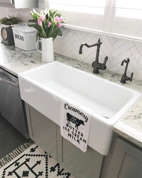 August 26, 2019 admin 3 kitchen sink, buildpro ideas 26 Farmhouse Kitchen Sink Ideas and Designs for 2020