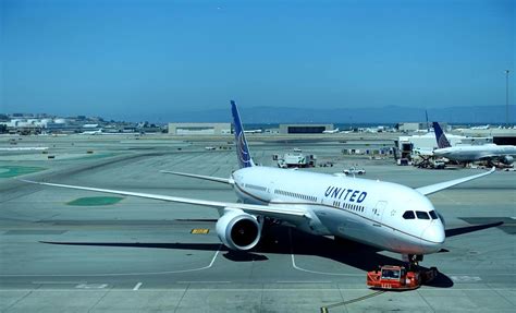 United Cancels Lax To Singapore Route Adds Second Daily Sfo To