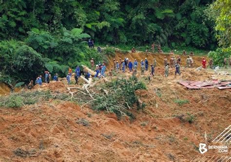Batang Kali Landslide Waterlogged Soil Poses New Challenge For Search