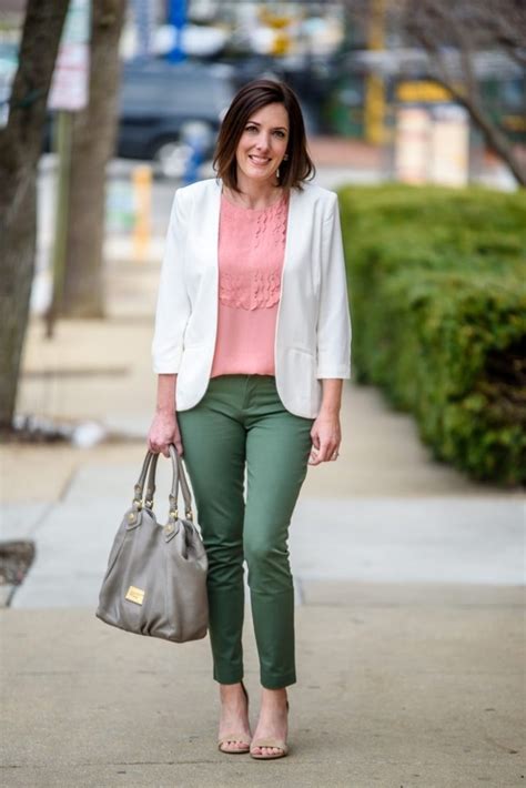 ladies tops that go with olive green pants