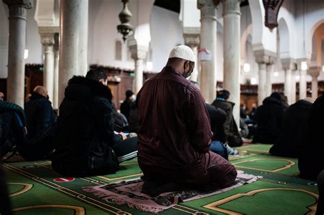 religion trois fédérations se résignent à signer la charte de l islam de france