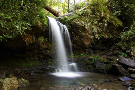 Hiking Grotto Falls Smoky Mountain Waterfalls Hiking Trails With