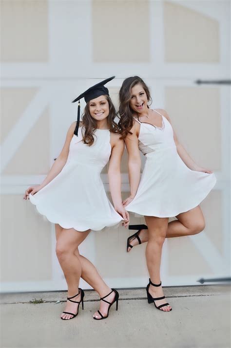 College Senior Pictures Twin Poses Twins Posing Twin Girls Photography Graduation Photography